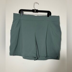 NEW!!! Columbia Omni shield Women’s Shorts Sz XL Olive Green Outdoor‎ Hiking